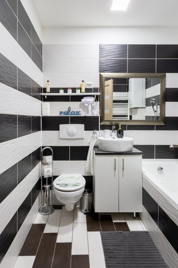 شقة H29 Vivien Apartman بودابست المظهر الخارجي الصورة